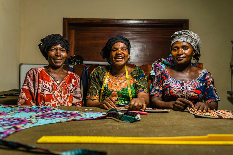 From left to right: Bendandunguka Biyaga Marie-Chantal, N'habimana Munganya Domithile, and Kaneza Ntahotuburaniye Marie. 