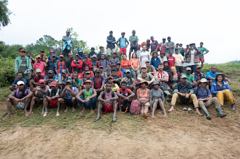 The full team of local guides, local porters,  and Malagasy and international scientists who searched Makira Forest for lost species in the forest block in September 2023. (Photo by John C. Mittermeier)