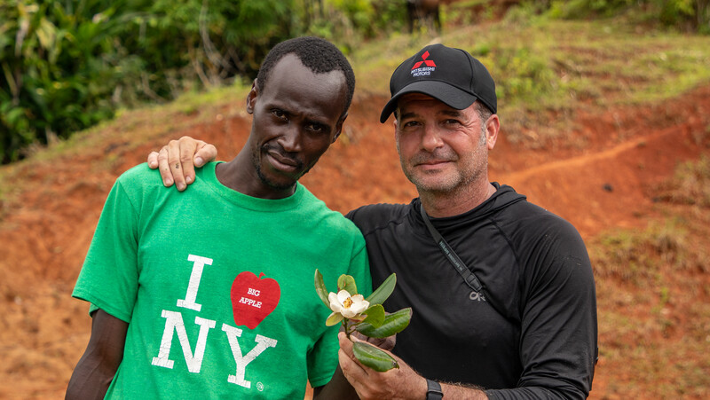 Local Haitian guide Macsillon L'Homme and Eladio Fernandez expedition lead  Photo by Andres Miolan