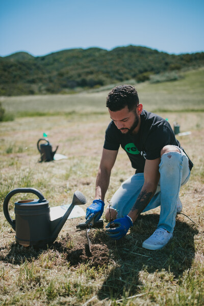 Trey Krogh, volunteering for native plant restoration project at Santa Monica Mountains National Recreation Area.   Photo by Nikki Neumann